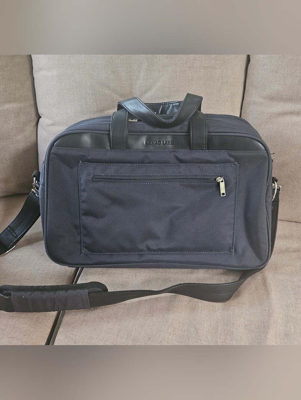Nomad Lane Navy Bento Travel Luggage Bag, Good